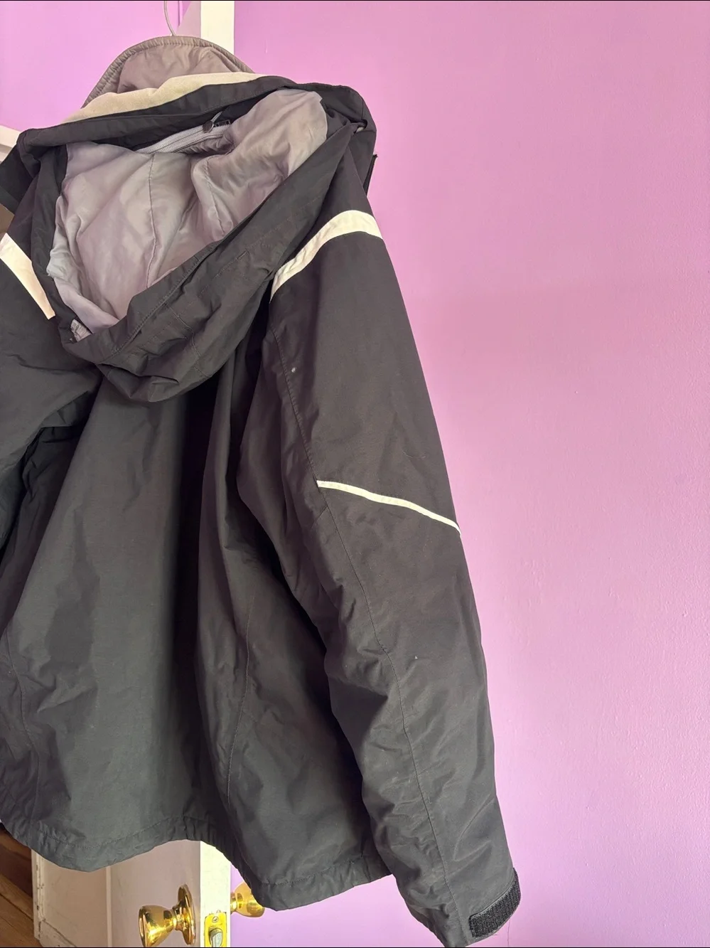 North face men’s black jacket.  Zip out liner.